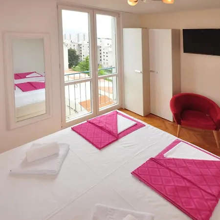 Virna Apartment *